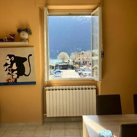 Apartment House, Vista Lago: 100 Mt Dal