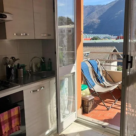 House, Vista Lago: 100 Mt Dal Apartmán *