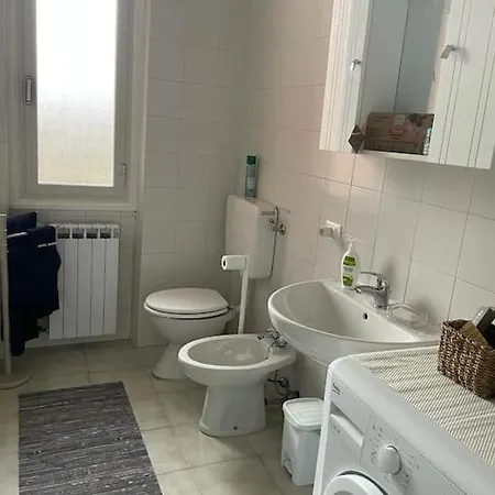 House, Vista Lago: 100 Mt Dal Apartment *