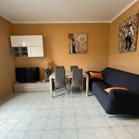House, Vista Lago: 100 Mt Dal Apartment